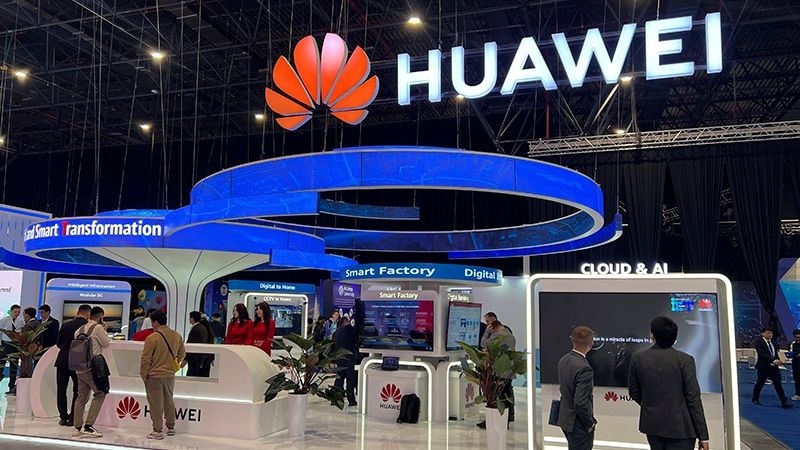 Huawei представит складывающийся втрое смартфон 10 сентября — через день после iPhone 16