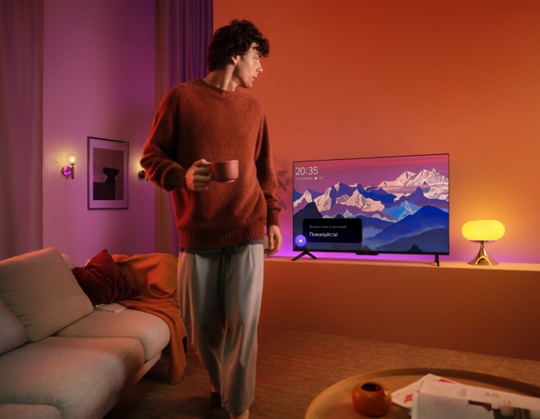 «Яндекс» представил «ТВ Станцию Бейсик» — доступный телевизор с голосовым управлением и «Алисой»