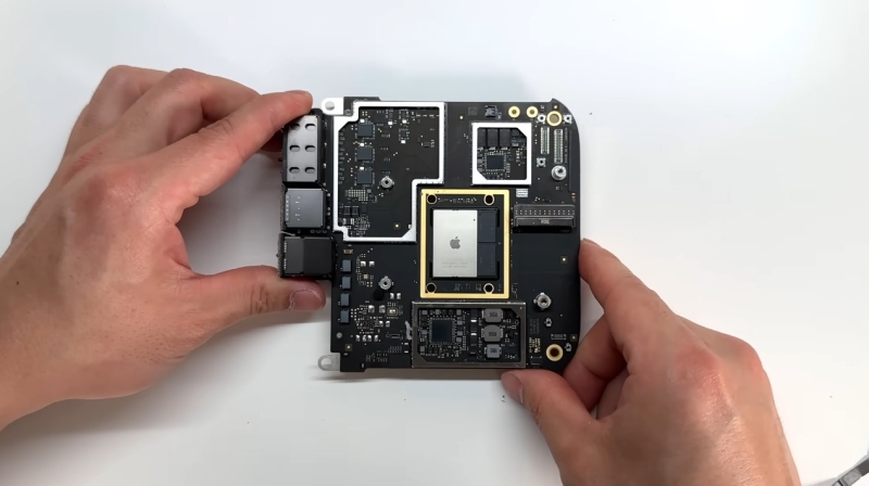 Энтузиасты разобрали новый Apple Mac Mini &mdash; компактный ПК получил съёмный SSD