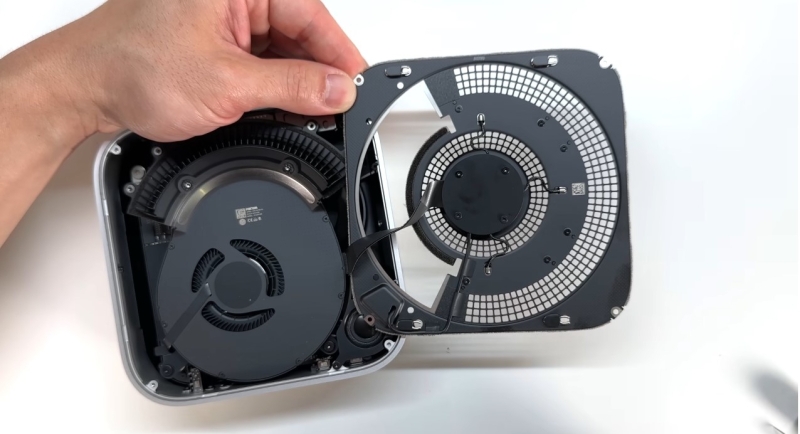 Энтузиасты разобрали новый Apple Mac Mini &mdash; компактный ПК получил съёмный SSD