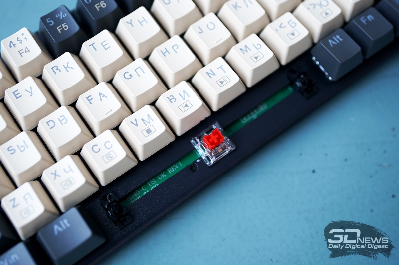 Redragon RYZE&nbsp;&mdash; компактная механическая клавиатура с RGB-подсветкой и тихими переключателями