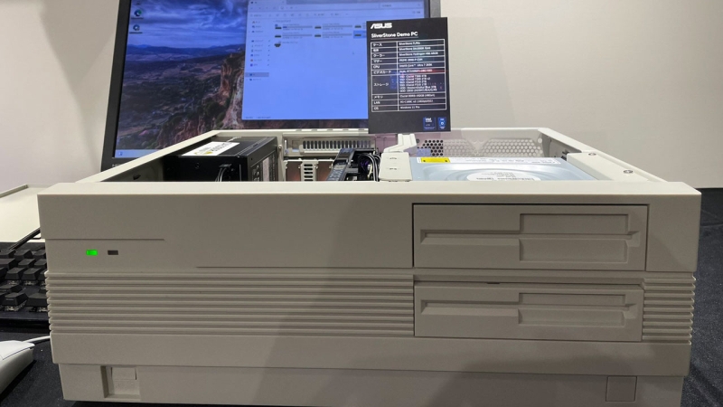 SilverStone выпустит корпус FLP01 в ретро-стиле с парой&nbsp;&laquo;дисководов&raquo; за $130