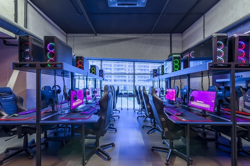 Индустрия компьютерных клубов в России по итогам 2024 года достигла 25 миллиардов рублей и &laquo;продолжит расти ещё в течение четырёх&minus;пяти лет&raquo;