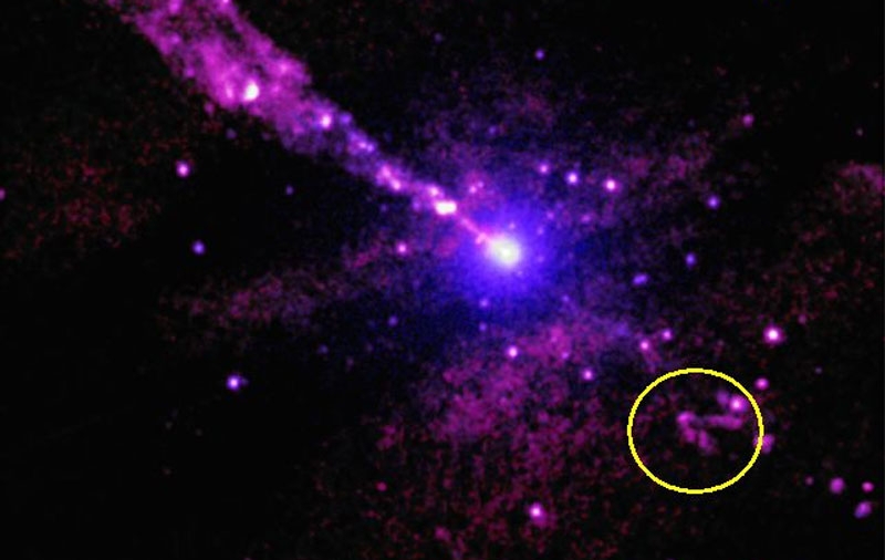 Учёные впервые засекли, как струя плазмы из чёрной дыры взорвала что-то на своём пути