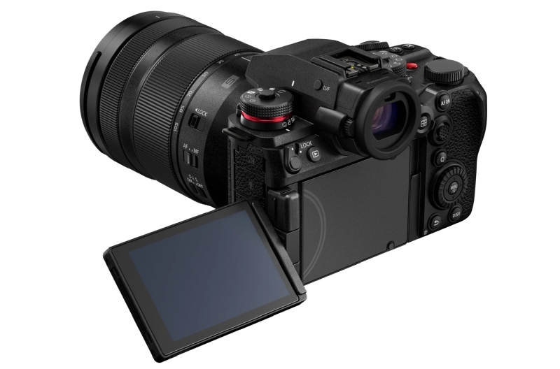 Panasonic представила полнокадровую беззеркалку Lumix S1RII c быстрым автофокусом, 8K и улучшенной стабилизацией за $3300