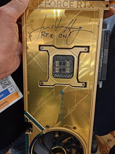 Asus показала бесценную GeForce RTX 5090 — «золотую» Astral Dhahab OC Edition с автографом Дженсена Хуанга