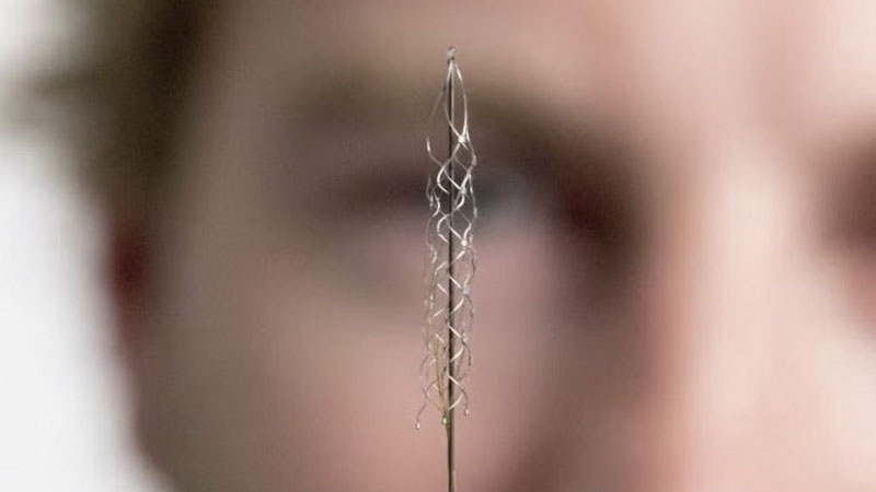 На Nvidia GTC показали в деле нейроинтерфейс с ИИ, который соединил мозг с компьютером без операции на мозге