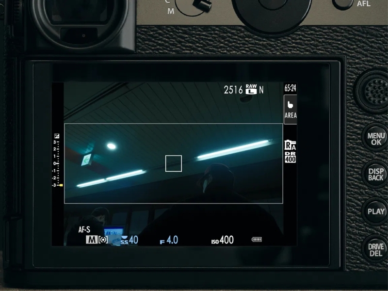 Не «Лейкой» единой: Fujifilm представила компактную среднеформатную камеру GFX100RF за $4900