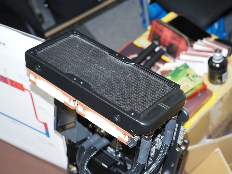 Noctua показала жидкостный кулер, который работает без помпы, и обозначила сроки его дебюта