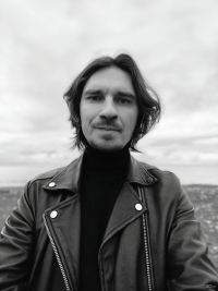 Обзор realme 14 Pro+: смартфон-хамелеон, который любит мороз