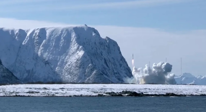 Первый пуск немецкой ракеты-носителя Spectrum закончился её кувырком и крушением