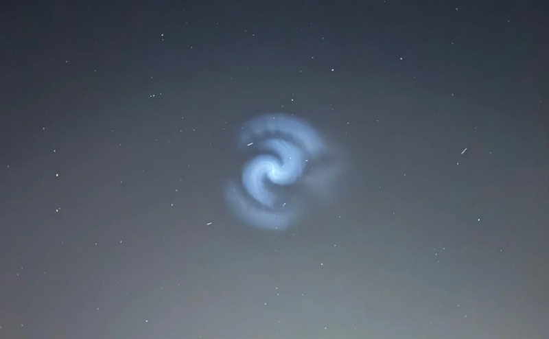 В небе России замечена огромная светящаяся спираль&nbsp;&mdash; в этом замешан Илон Маск