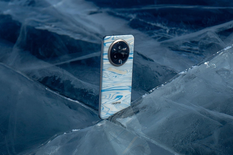 В России стартовали продажи смартфонов Realme 14 Pro и 14 Pro+, которые синеют на холоде