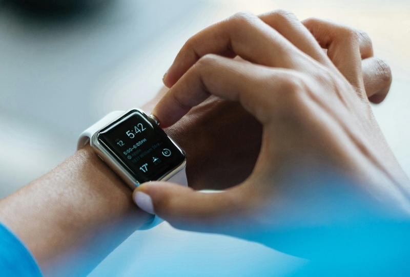 Apple предложила отметить десятилетие смарт-часов Watch закрытием всех «Колец активности» — за это дадут значки