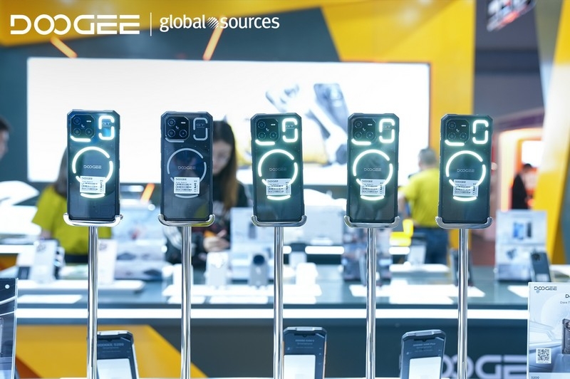Doogee представила тонкие смартфоны с проекторами и другие новинки на выставке&nbsp;Global Sources в Гонконге
