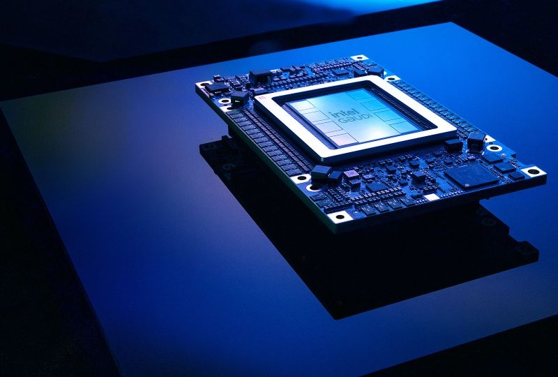 Intel также будет вынуждена ограничить поставки ускорителей вычислений в Китай