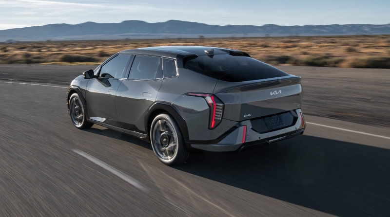 Kia представила конкурента Tesla Model 3 — электрический седан EV4 по цене $35 000