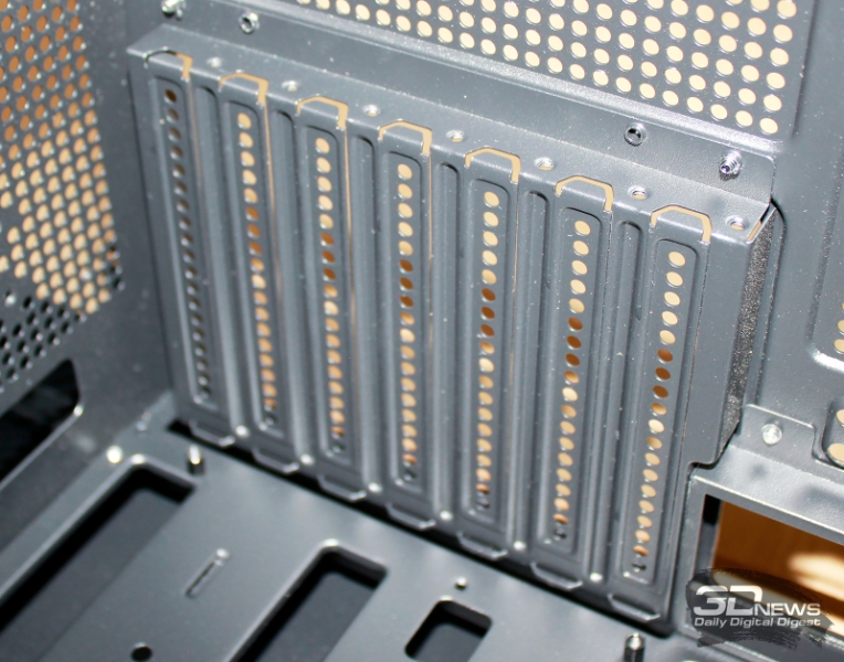 Корпус DeepCool CG580: максимум функциональности, минимум стоимости