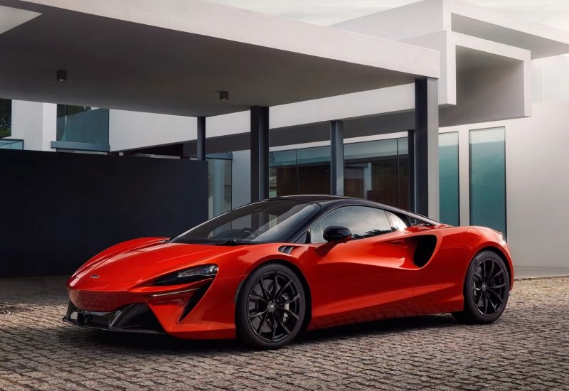 McLaren заполучила арабские инвестиции и скоро может прийти к выпуску электромобилей