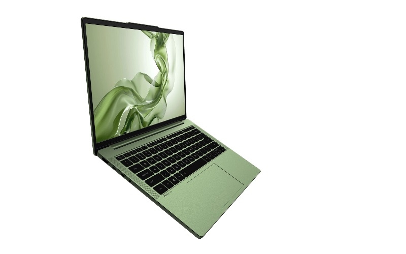 Motorola представила свой первый ноутбук &mdash; компактный Moto Book 60 с OLED, Intel Core и Wi-Fi 7