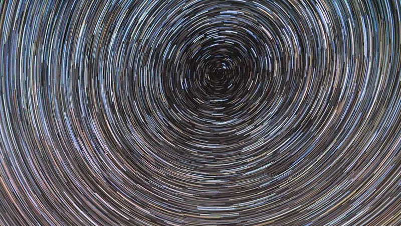 Наша Вселенная вращается, показало моделирование, и это объясняет многое