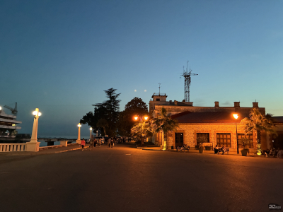 Обзор смартфона Apple iPhone 16e: я экономить буду!