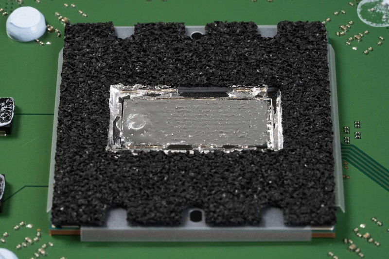 Sony показала, как улучшила нанесение жидкого металла в приставке PS5 Pro