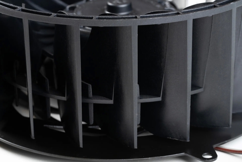 Sony показала, как улучшила нанесение жидкого металла в приставке PS5 Pro