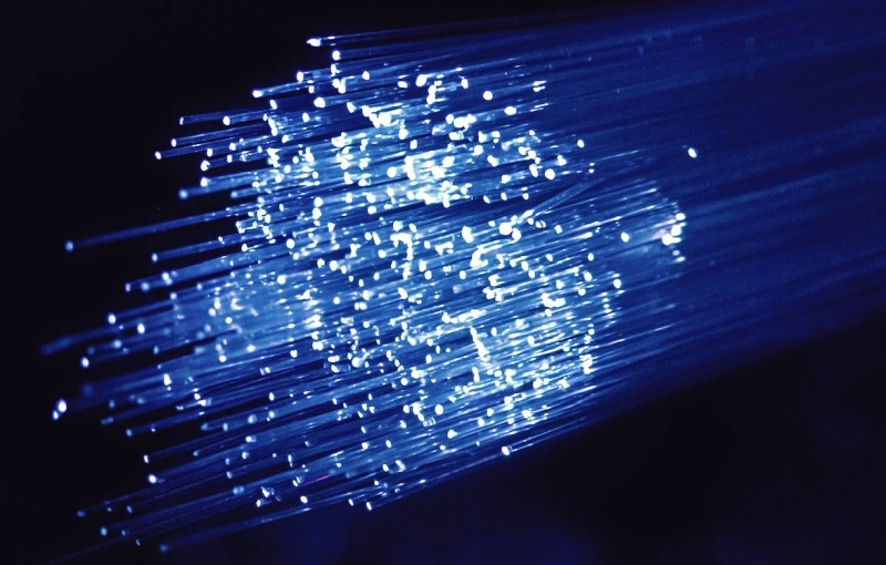 TDK нашла способ на порядок ускорить передачу данных между чипами — оптика устранит самое узкое место ИИ-систем