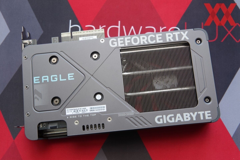 Внутри одной из версий GeForce RTX 5060 Ti обнаружилась абсурдно маленькая печатная плата