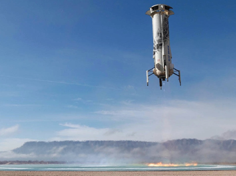 Женский экипаж во главе с Кэти Перри слетал на границу космоса на ракете Blue Origin