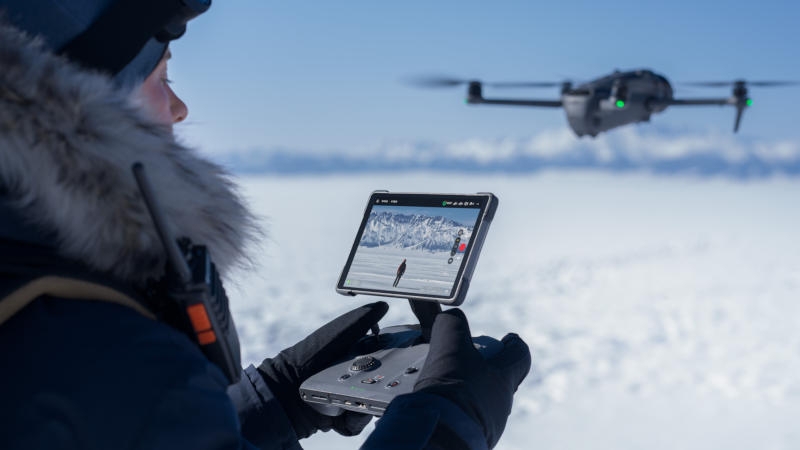 DJI представила свой лучший потребительский дрон Mavic 4 Pro с тройной камерой и ценой от &euro;2099