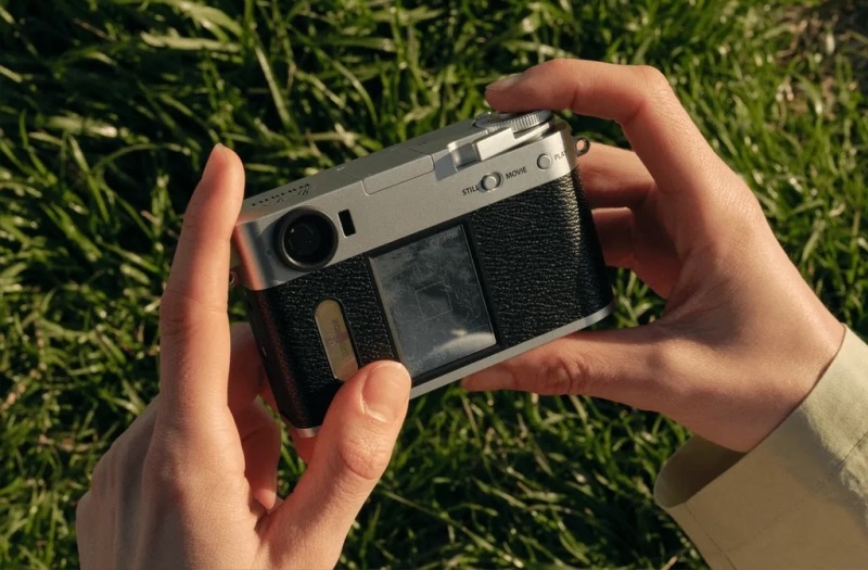 Fujifilm представила полукадровую цифровую камеру X Half с симуляцией плёнки и повёрнутым сенсором за $850