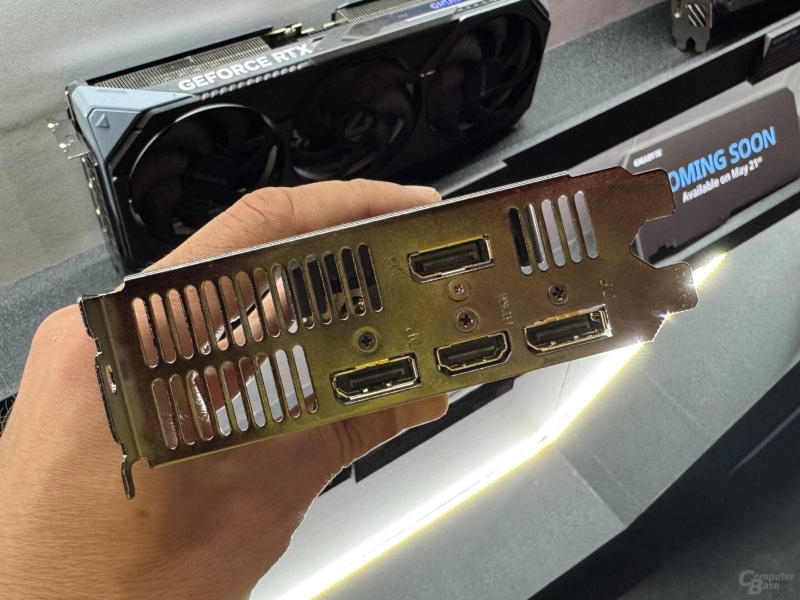 Gigabyte показала низкопрофильную версию GeForce RTX 5060 с тройкой вентиляторов