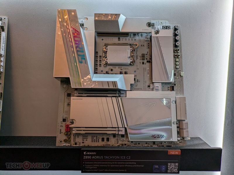 Gigabyte представила плату AORUS Z890 Tachyon ICE без привычных слотов DIMM &mdash; только CAMM2