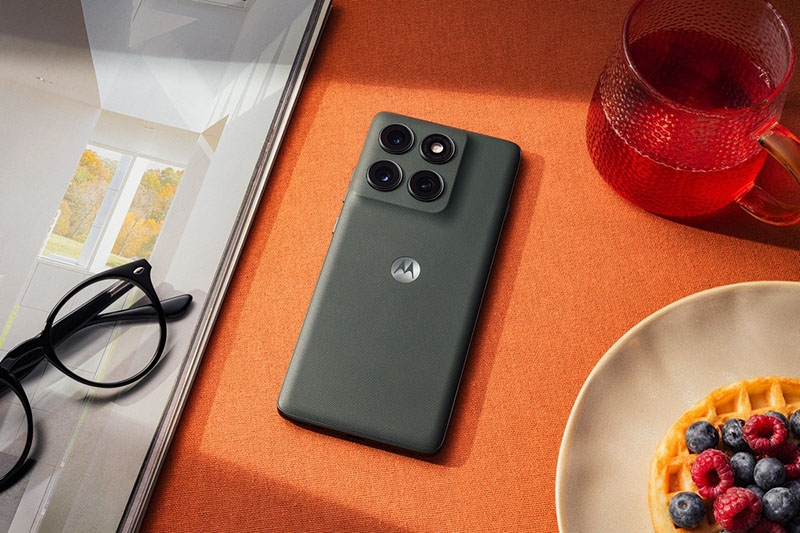 Motorola представила смартфон Edge 2025 с кнопкой быстрого доступа к ИИ-функциям