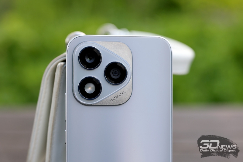 Обзор смартфона HONOR 400 Lite: ставка на обаяние