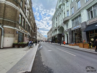 Обзор смартфона HONOR 400 Lite: ставка на обаяние