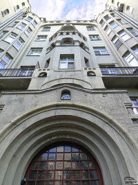 Обзор смартфона HONOR 400 Lite: ставка на обаяние