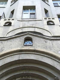 Обзор смартфона HONOR 400 Lite: ставка на обаяние