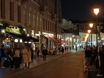 Обзор смартфона HONOR 400 Lite: ставка на обаяние