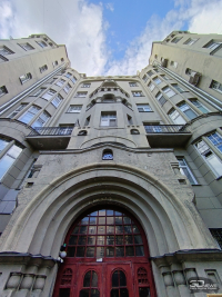 Обзор смартфона HONOR 400 Lite: ставка на обаяние