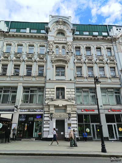 Обзор смартфона HONOR 400 Lite: ставка на обаяние