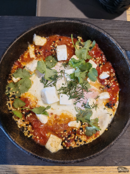 Обзор смартфона TECNO CAMON 40 Pro 5G: искусственный интеллект круче, чем у флагманов