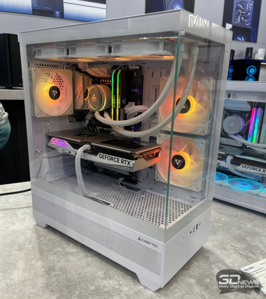Репортаж со стенда Chieftec на выставке Computex 2025: необычные корпуса, мощные блоки питания и другие новинки