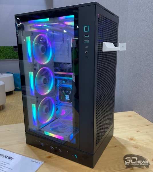 Репортаж со стенда DeepCool на выставке Computex 2025: мощные кулеры, необычные корпуса и не только
