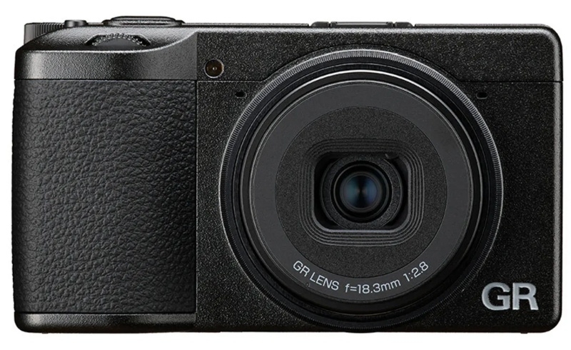 Ricoh анонсировала долгожданную камеру GR IV и пообещала выпустить её осенью