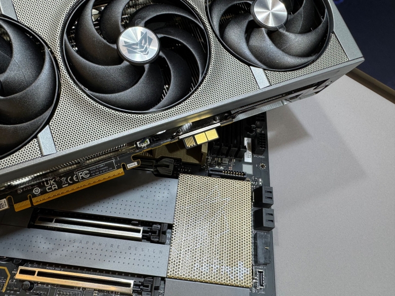 Sapphire показала Radeon RX 9070 XT Nitro+ с &laquo;беспроводным&raquo; питанием &mdash;&nbsp;как у Asus BTF