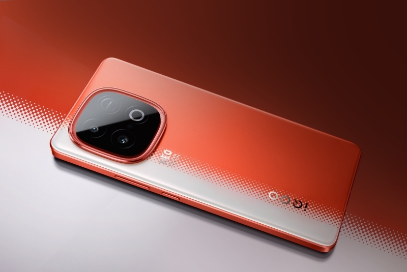 Смартфон iQOO Neo 10 дебютировал в России по цене от 38 тыс. рублей