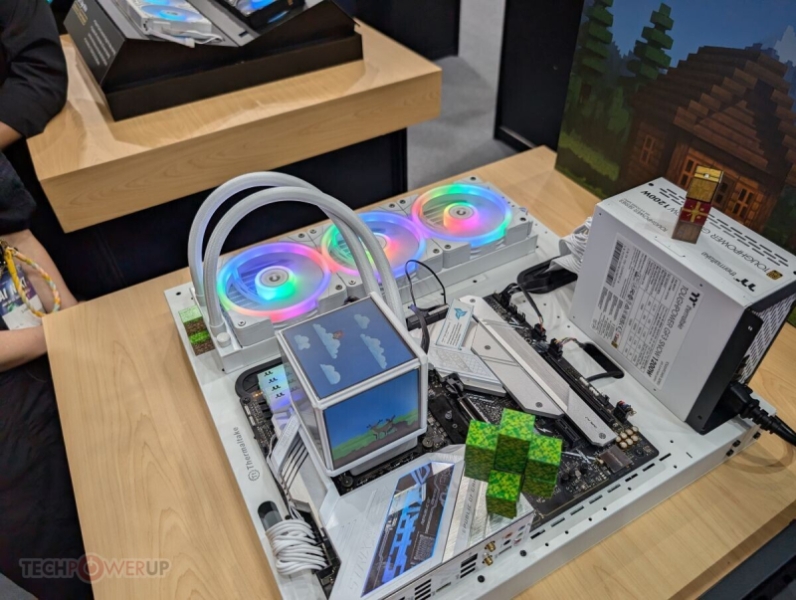 Thermaltake представила СЖО MINECUBE 360 Ultra ARGB с четырьмя экранами и другие новинки